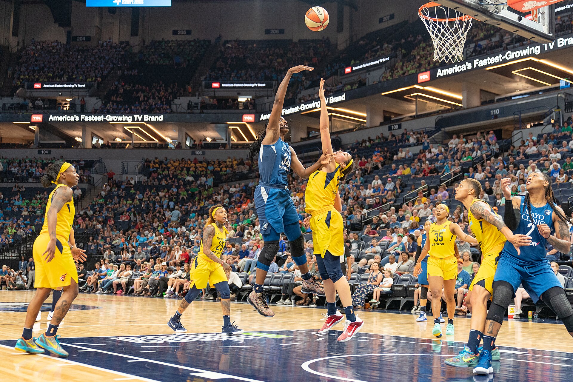 Imagem de referência de Erica Wheeler, descrito nos dados abertos como jogadora de basquetebol norte-americana