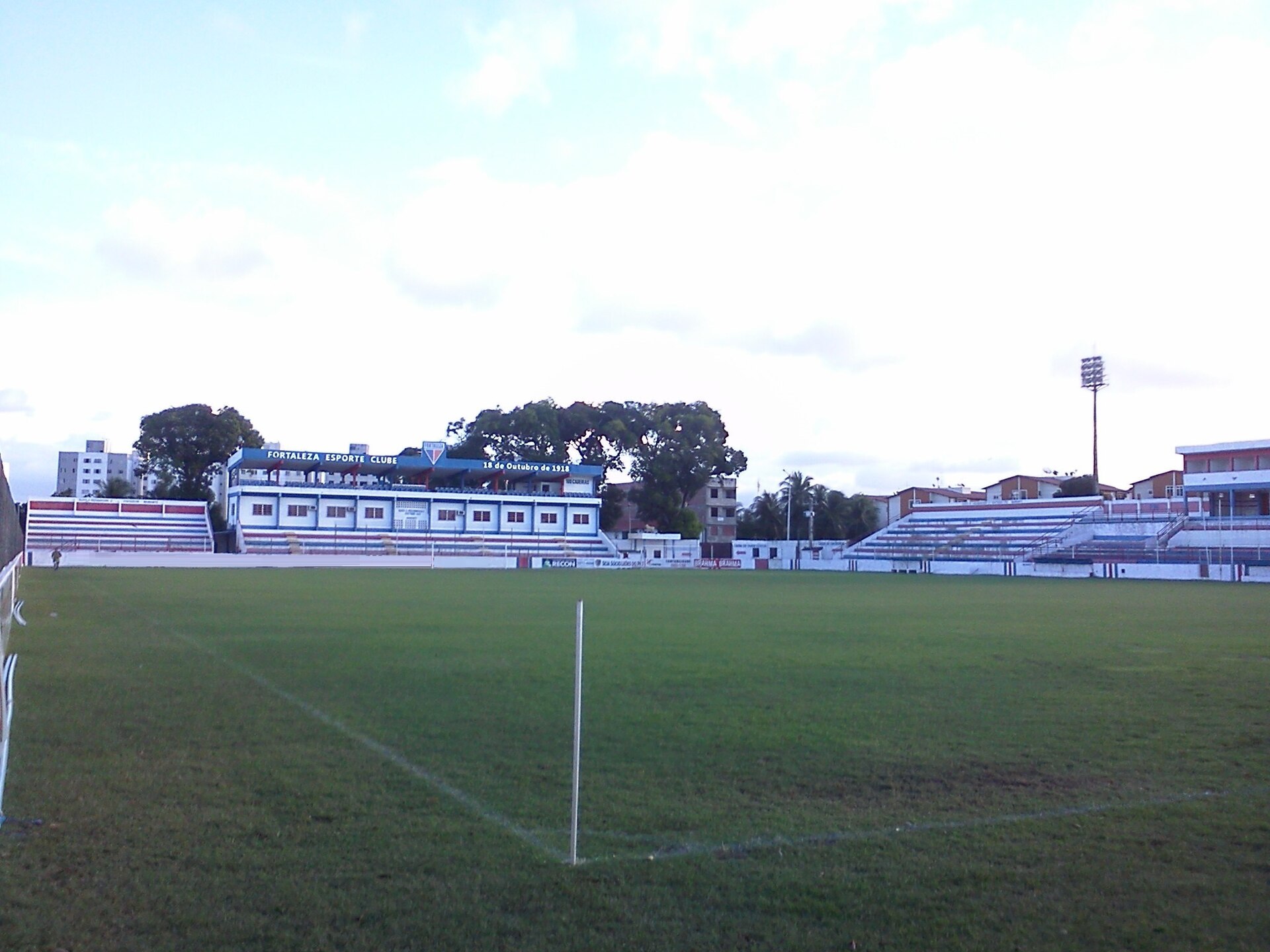 Imagem de referência relacionada a Estádio Alcides Santos, item descrito como registro de referência sobre Estádio Alcides Santos, organizado a partir de dados estruturados abertos