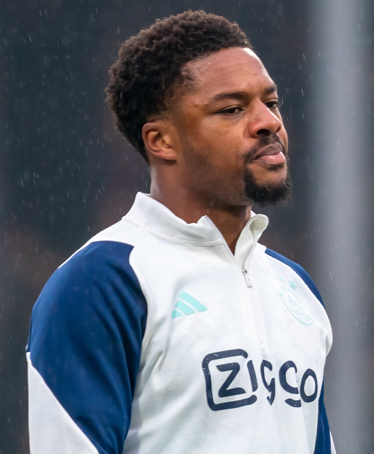 Imagem de referência de Chuba Akpom, descrito nos dados abertos como futebolista britânico