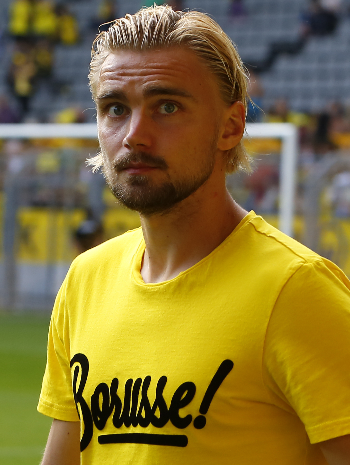 Imagem de referência relacionada a Marcel Schmelzer, item descrito como futebolista alemão