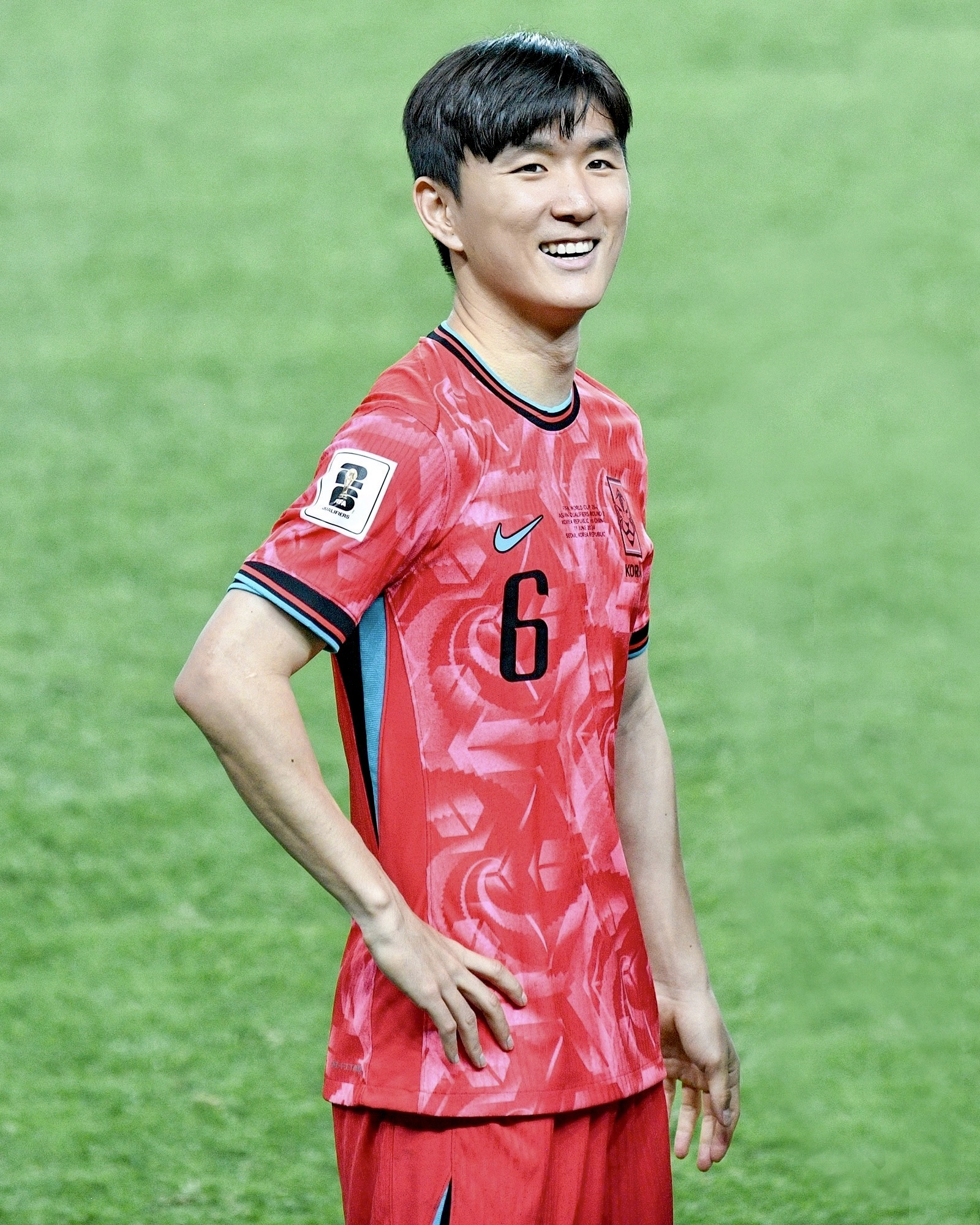 Imagem de referência de Hwang In-beom, descrito nos dados abertos como futebolista sul-coreano