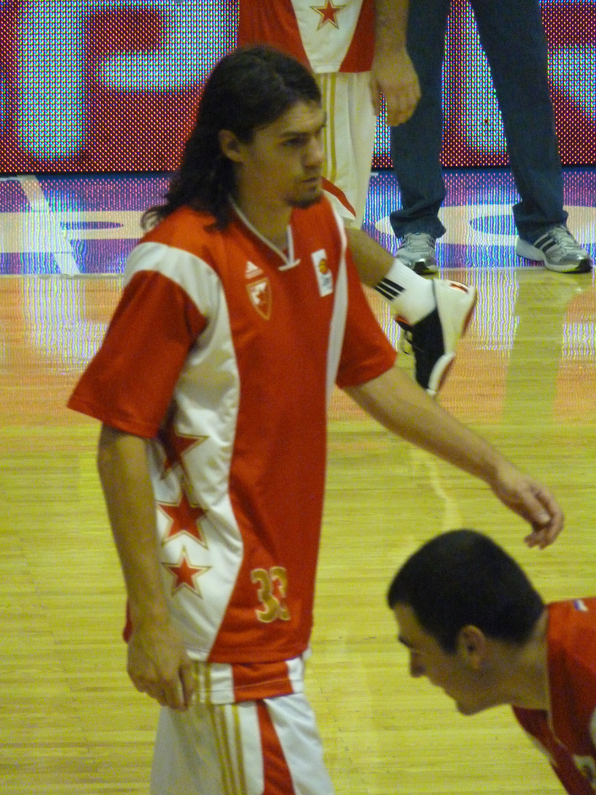 Imagem de referência de Adam Morrison, descrito nos dados abertos como basquetebolista estadunidense