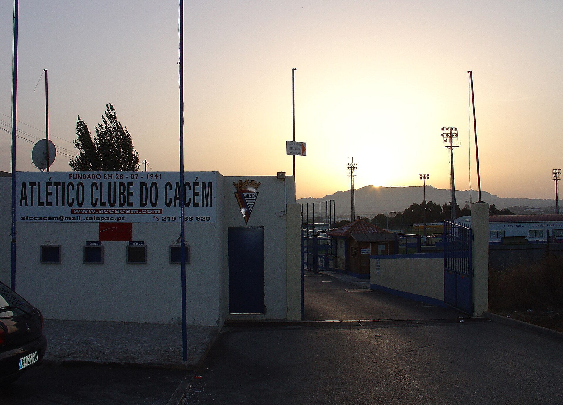 Imagem de referência relacionada a Atlético Clube do Cacém, item descrito como clube de futebol de Sintra