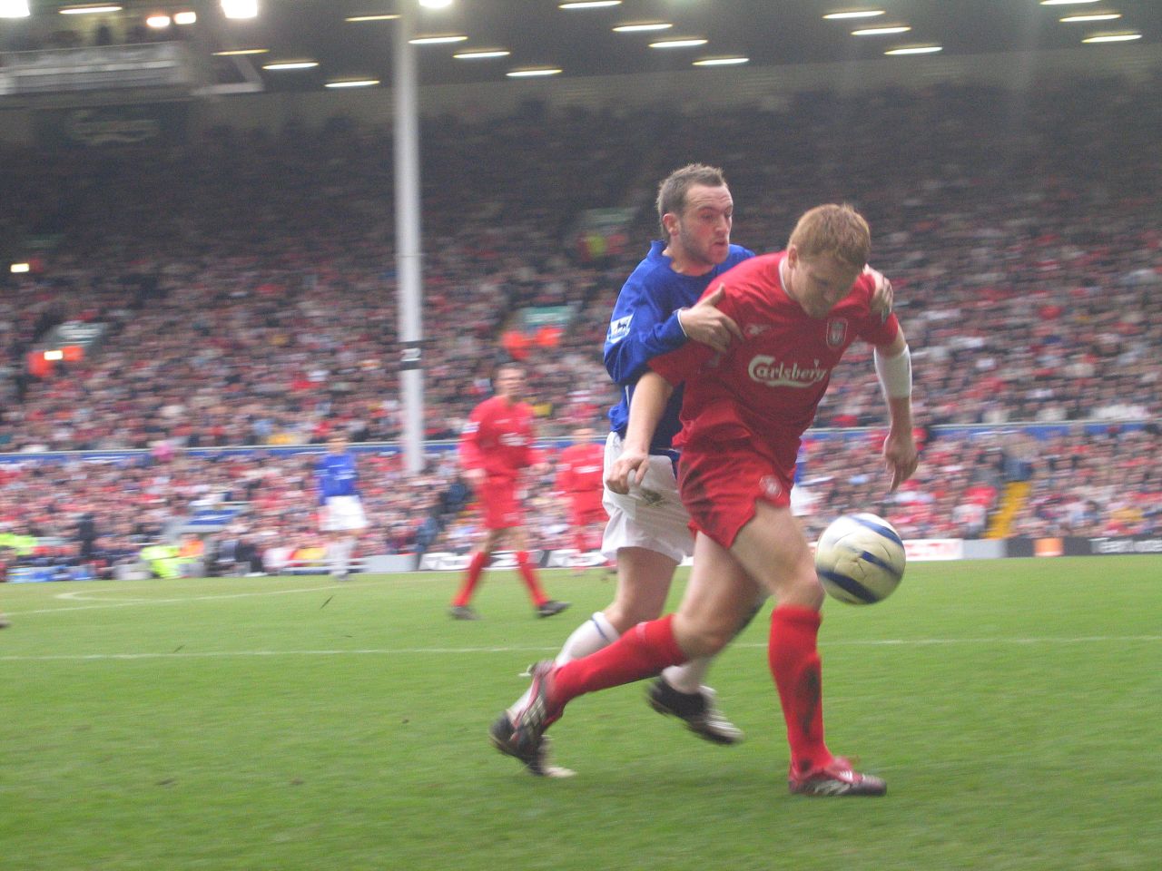 Imagem de referência relacionada a John Arne Riise, item descrito como futebolista norueguês