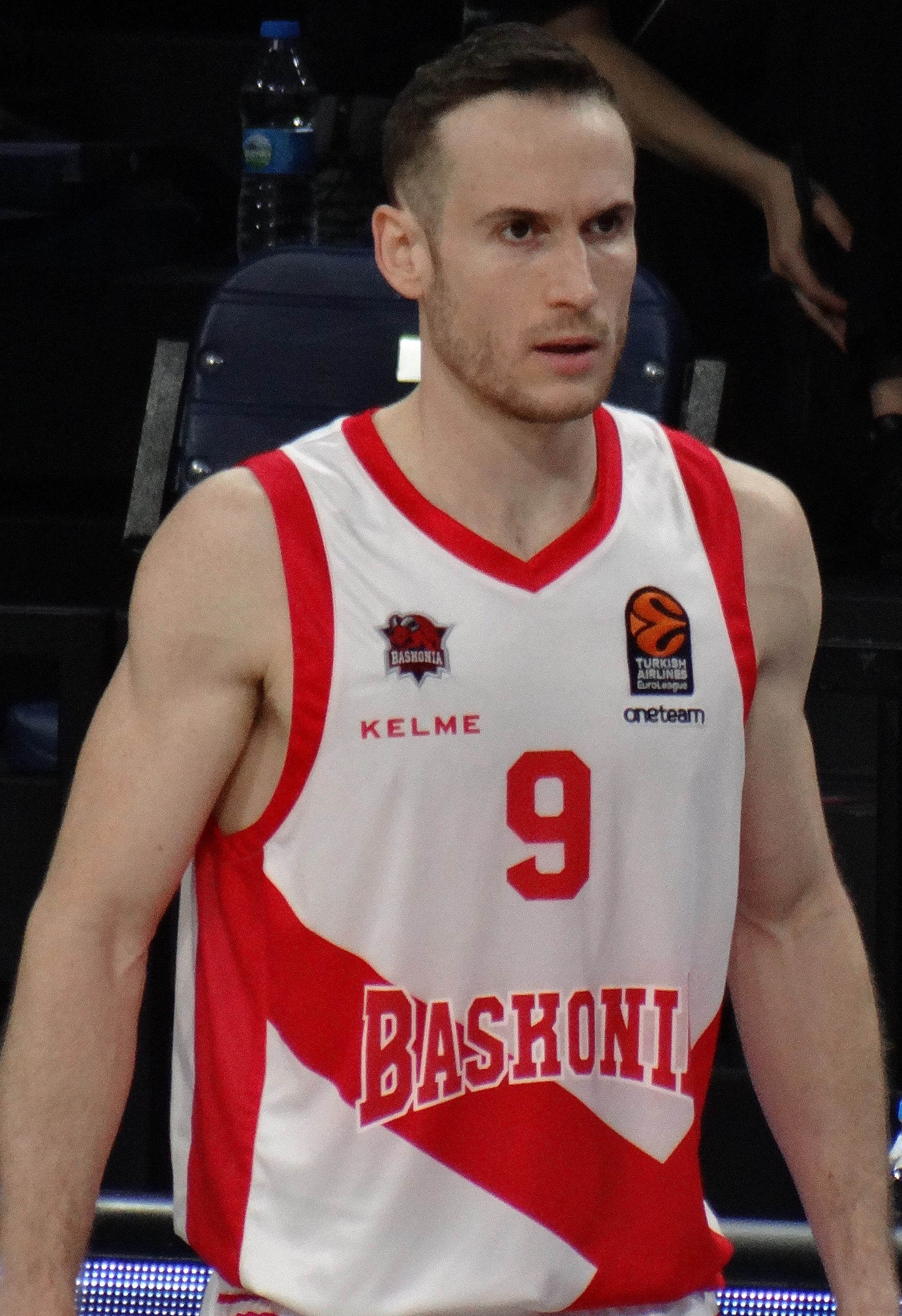 Imagem de referência de Marcelo Huertas, descrito nos dados abertos como basquetebolista brasileiro
