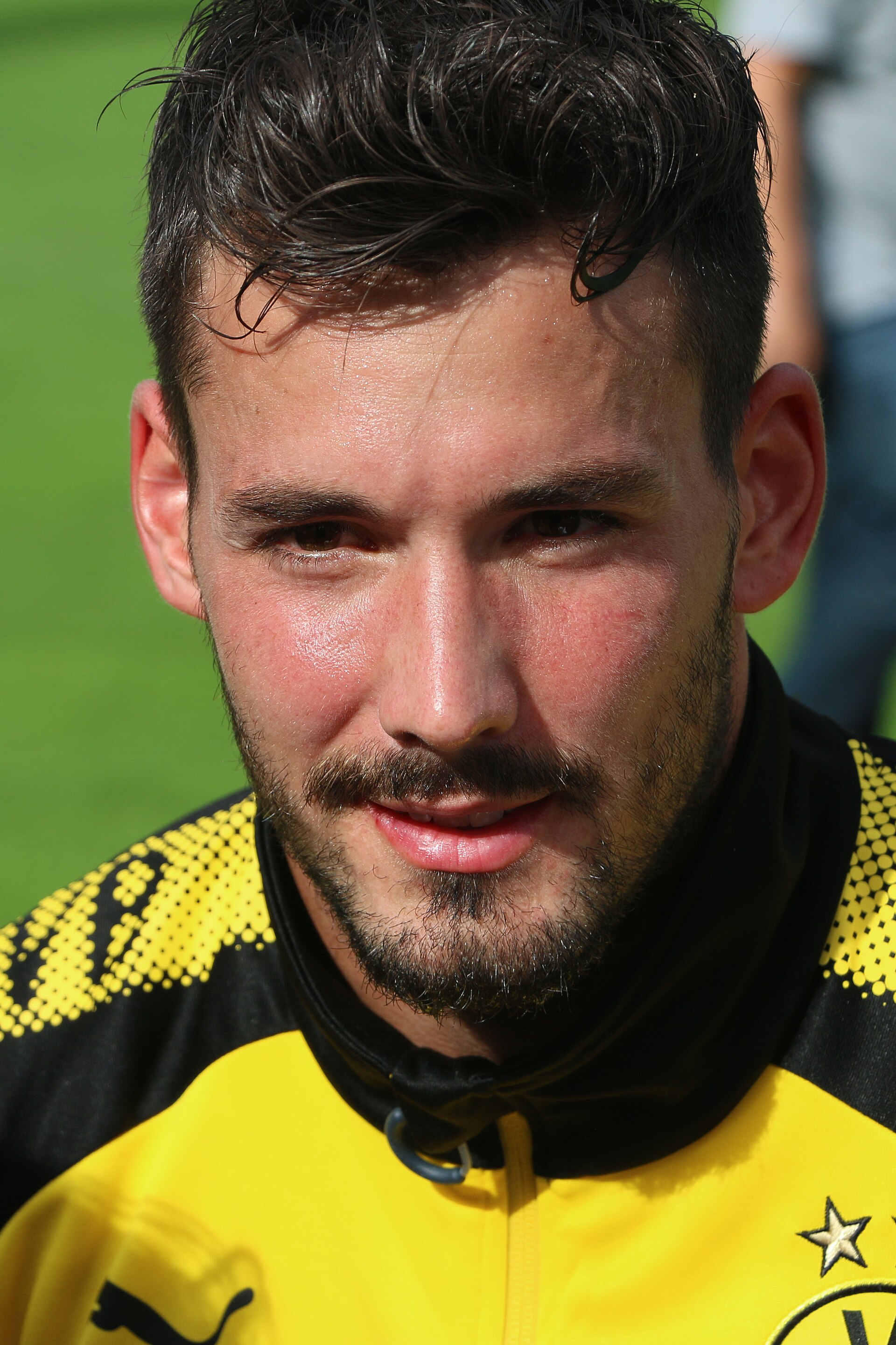 Imagem de referência de Roman Bürki, descrito nos dados abertos como futebolista suíço