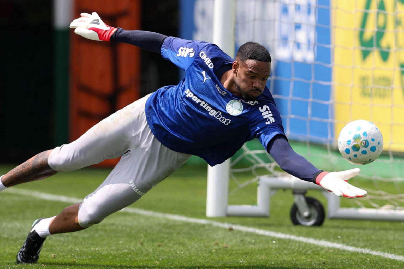 Carlos Miguel projetou o duelo com o Gr&ecirc;mio, fora de casa &ndash;