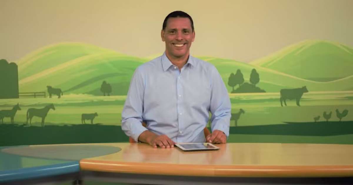 Apresentador de TV afiliada da Globo morre aos 55 anos