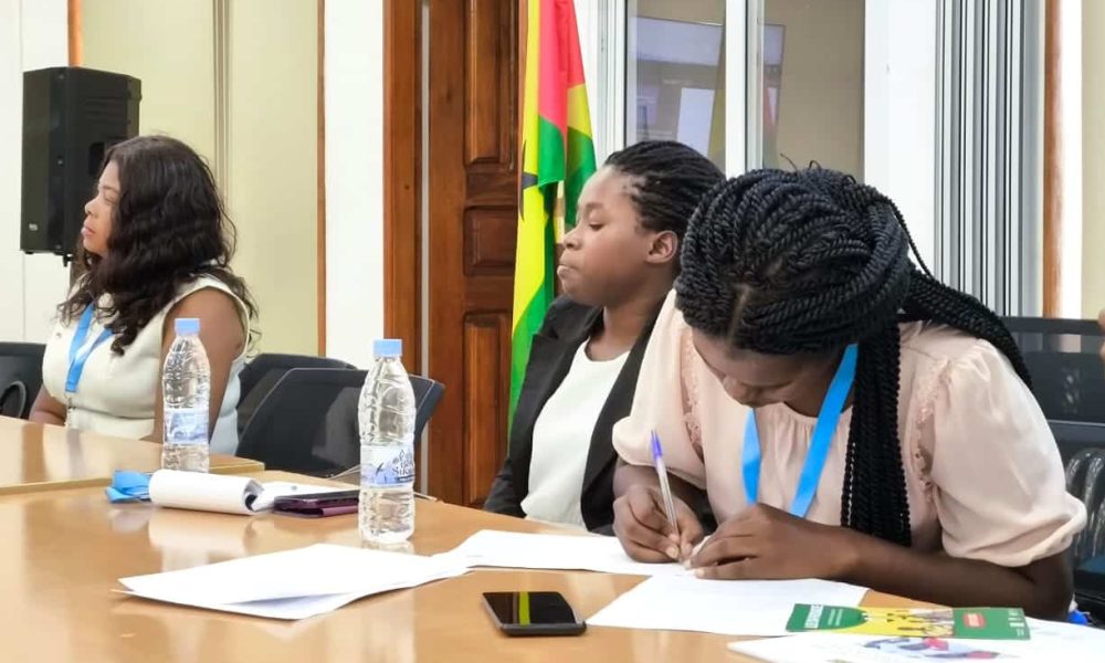 “A mulher não deve continuar a aceitar ser colocada na boleia do processo”