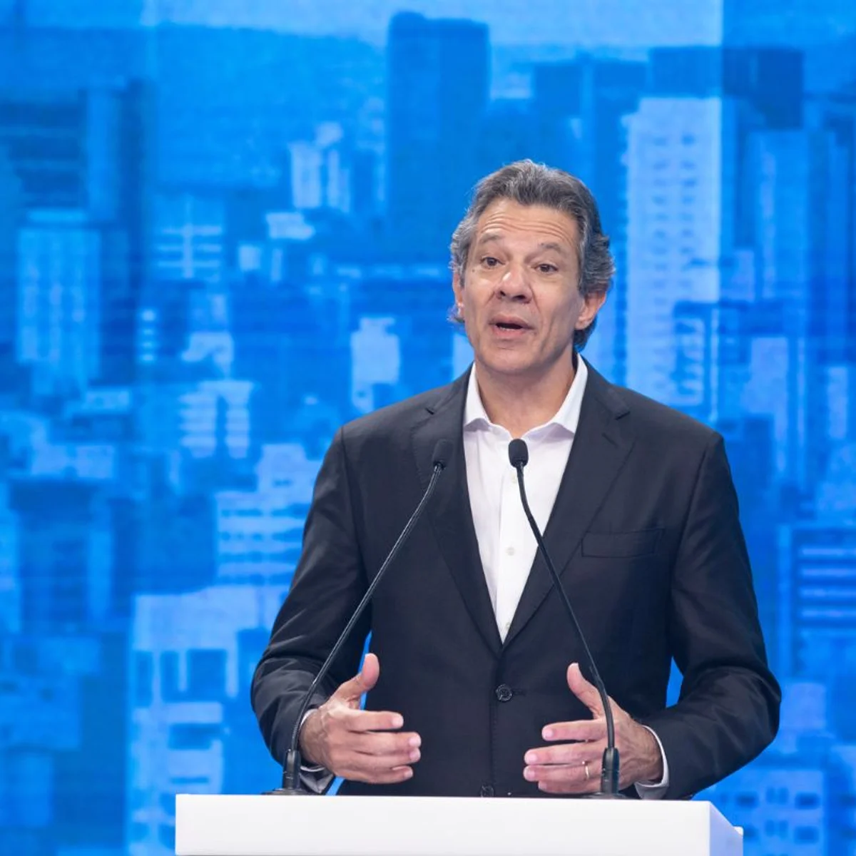 Haddad lamenta ausência de Tarcísio em debate: "Desrespeito com eleitor"