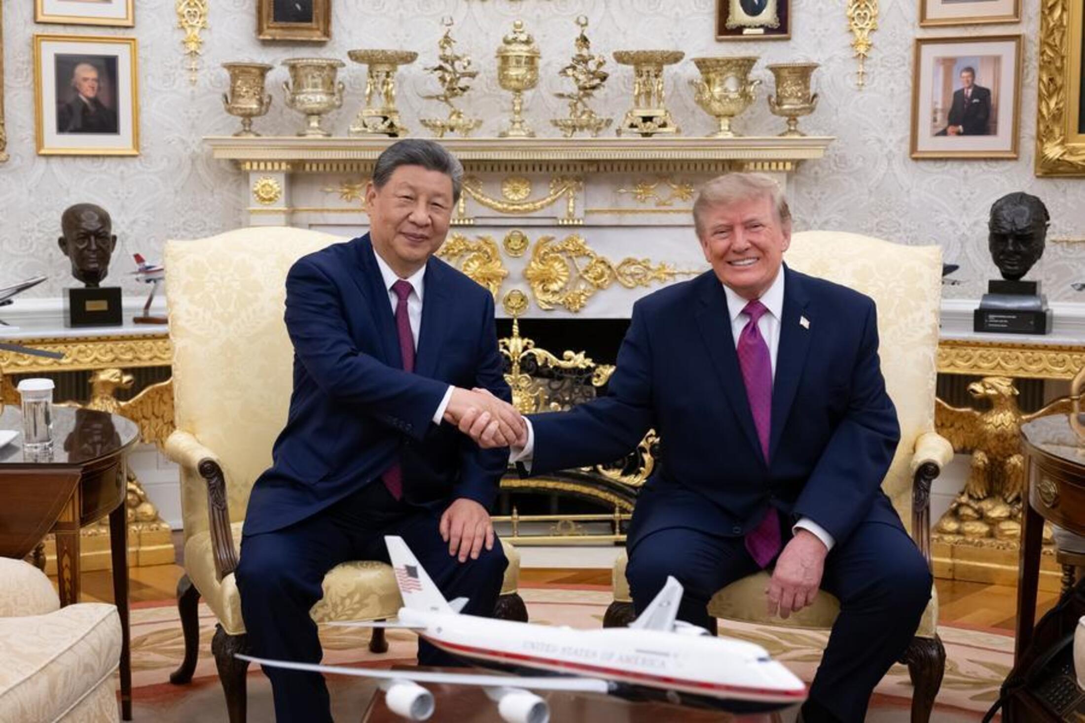 EUA e China cortam US$ 30 bi em tarifas e criam diálogo sobre inteligência artificial