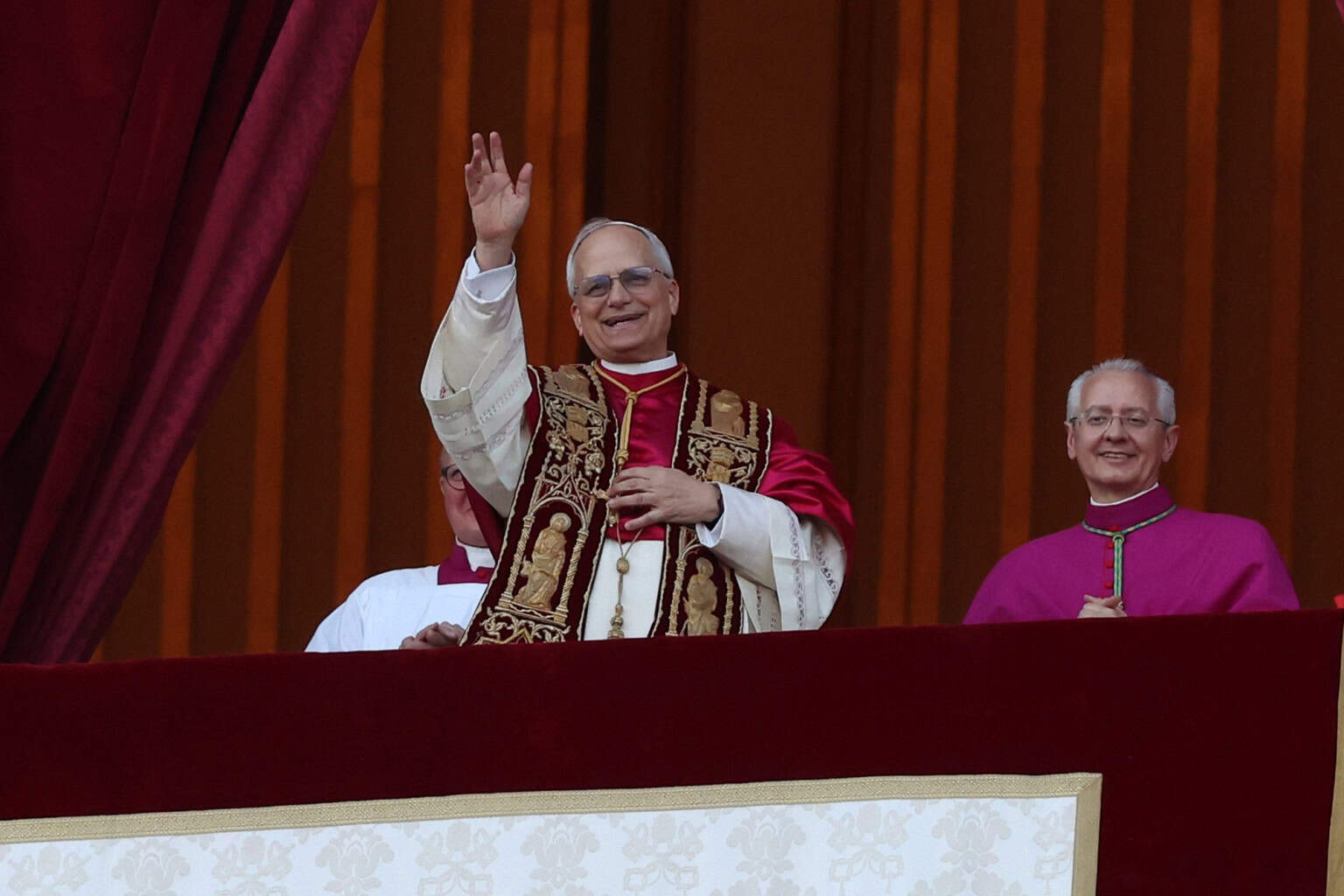 Papa Leão XIV alerta sobre IA e diz que humanidade pode perder espaço para um “paraíso de máquinas”