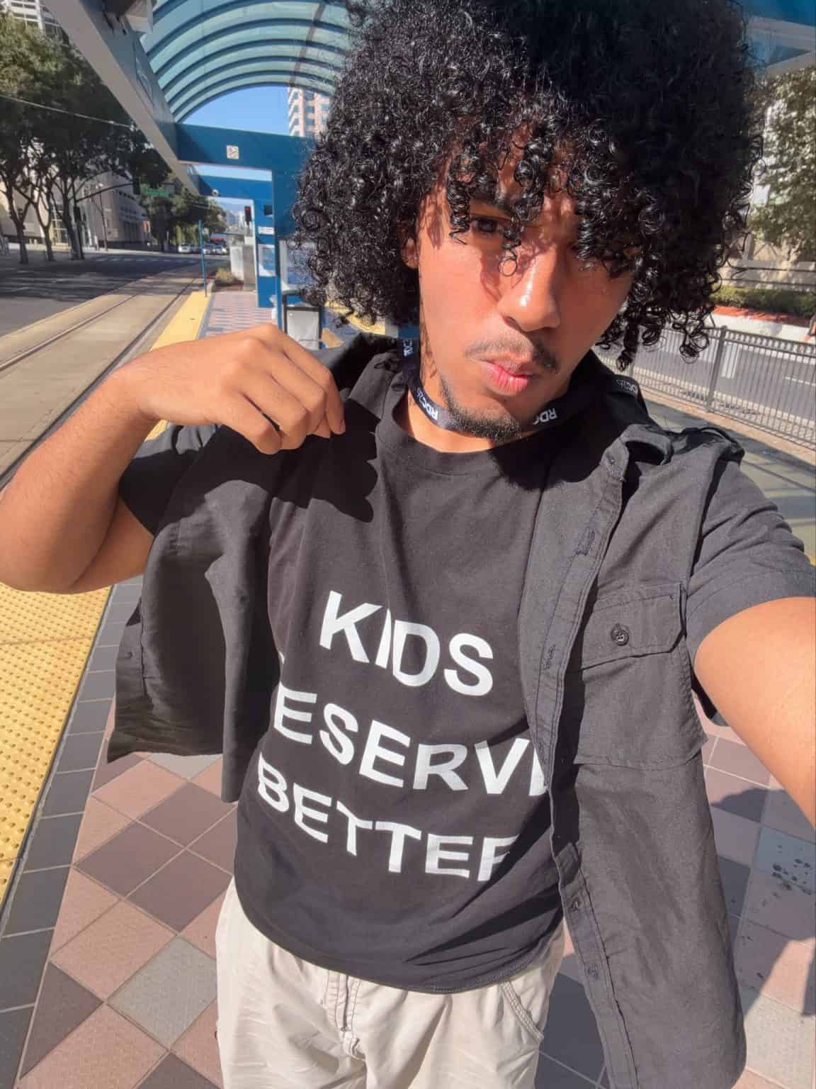 YouTuber invade palco da Roblox para protestar por segurança infantil