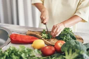 Salada de manga é receita prática e refrescante para o dia a dia