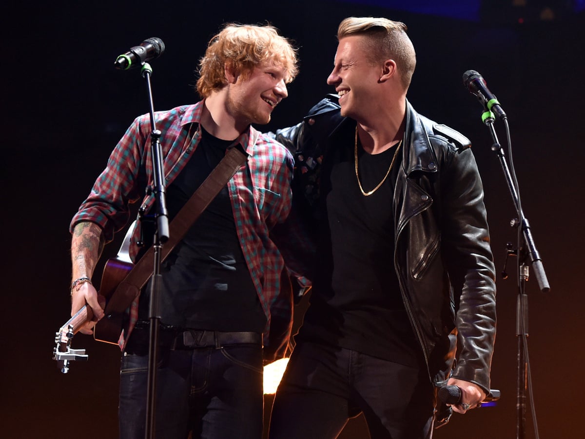 Ed Sheeran quer se manter fora da política. Ao abandonar sua turnê, seus artistas de apoio expuseram a vacuidade da neutralidade.