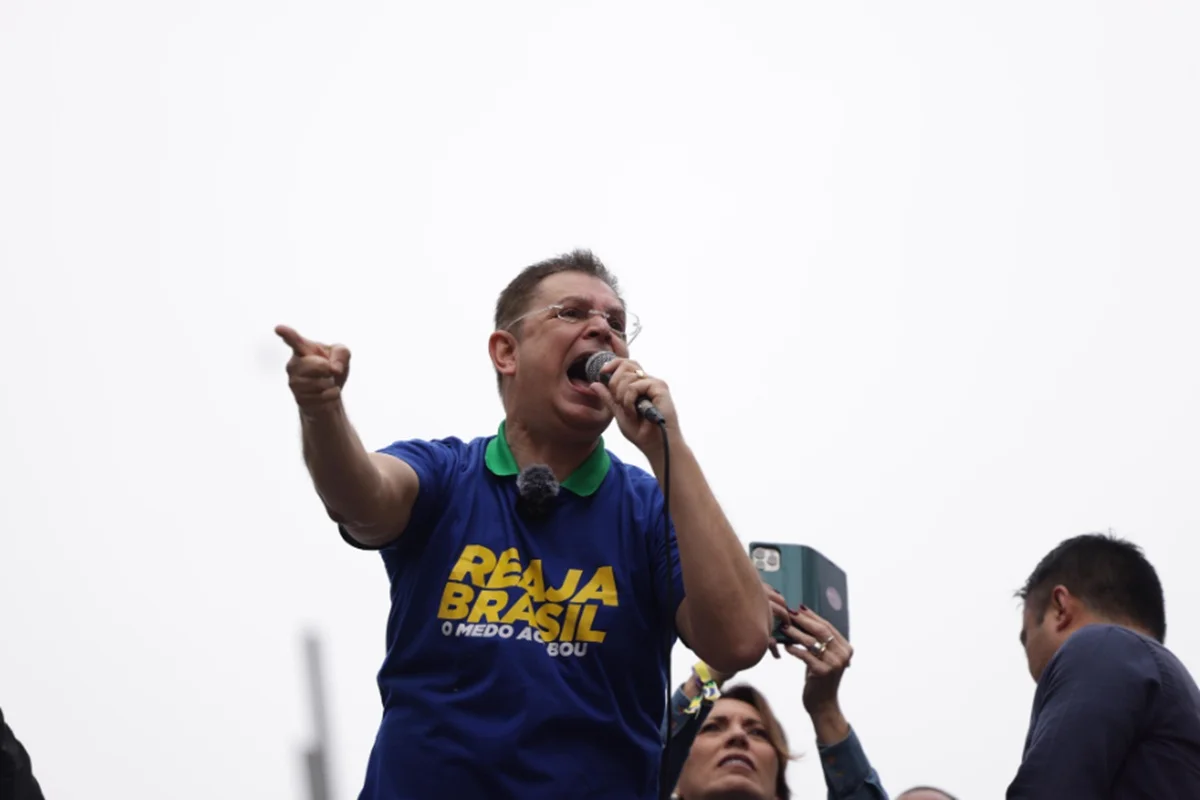 Líder do PL reage a reajuste do Bolsa Família por Lula a 17 dias da eleição