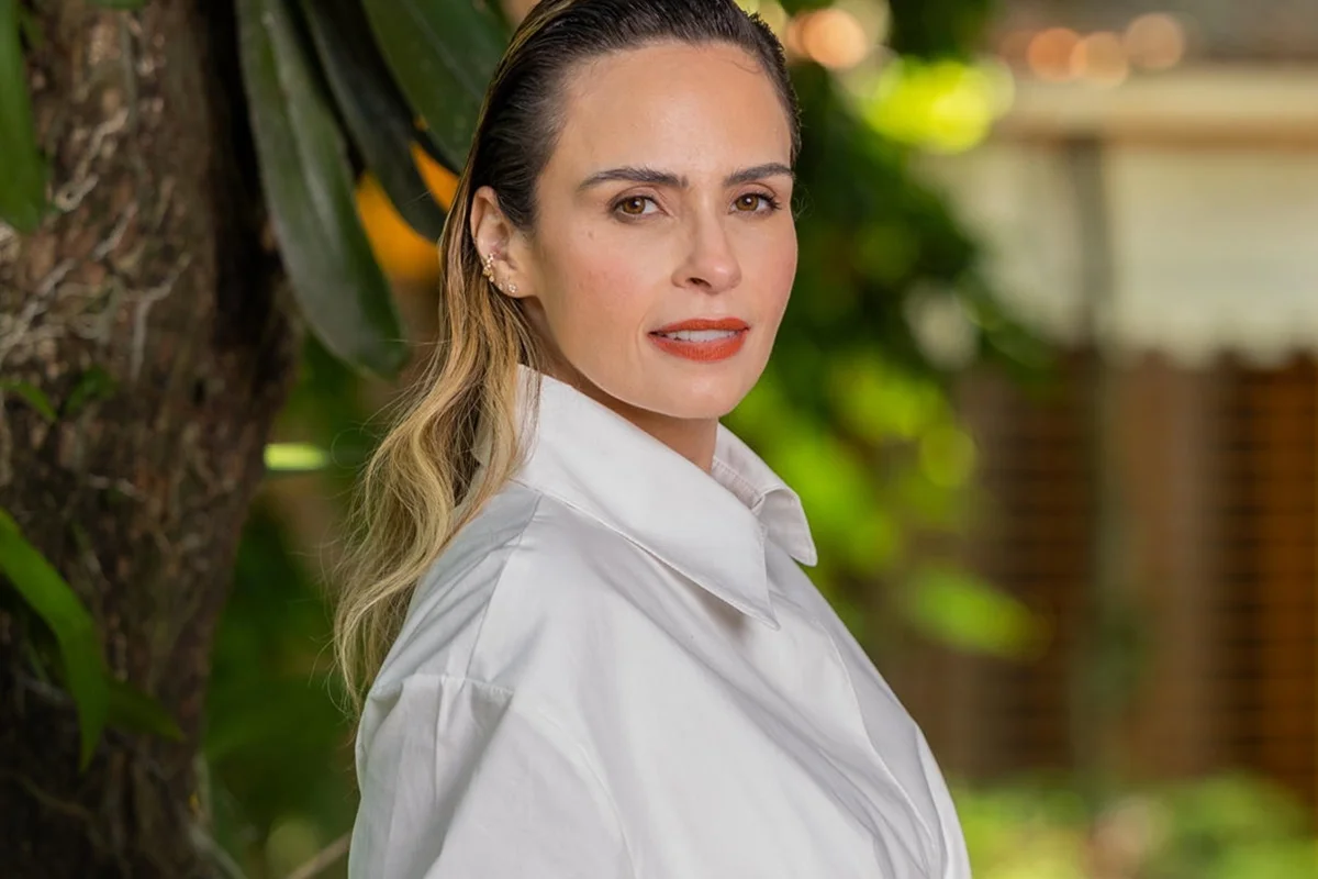 Ana Paula Renault pede à Justiça dados de pessoa que expôs sua foto íntima