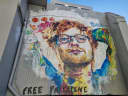 O artista do mural de Ed Sheeran diz que o vandalismo é uma 'adição bem-vinda'