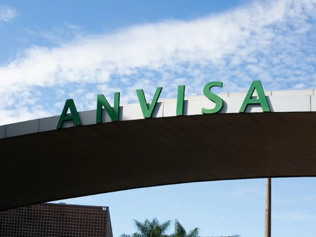 Anvisa suspende testes de terapia contra autoimunes após três mortes