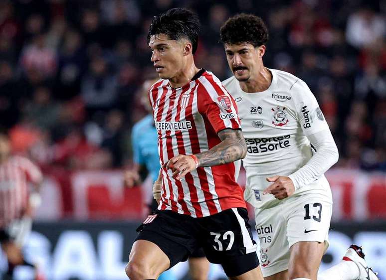 Em jogo do ano para o Corinthians, Depay e estádio têm "prova de fogo"