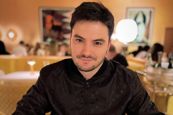 Felipe Neto lamenta ter divulgado bets: "Burro e ganancioso"