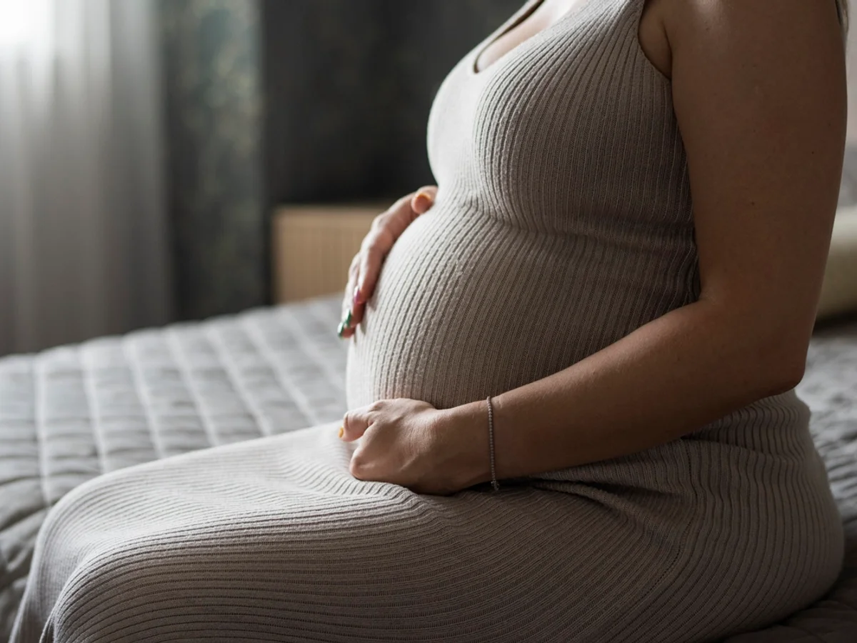 Em caso raro, mulher desenvolve nó no intestino e necrose após o parto