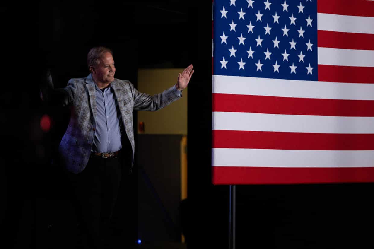 Não está definido em pedra: professores estão desafiando mandatos para exibir os Dez Mandamentos nas salas de aula