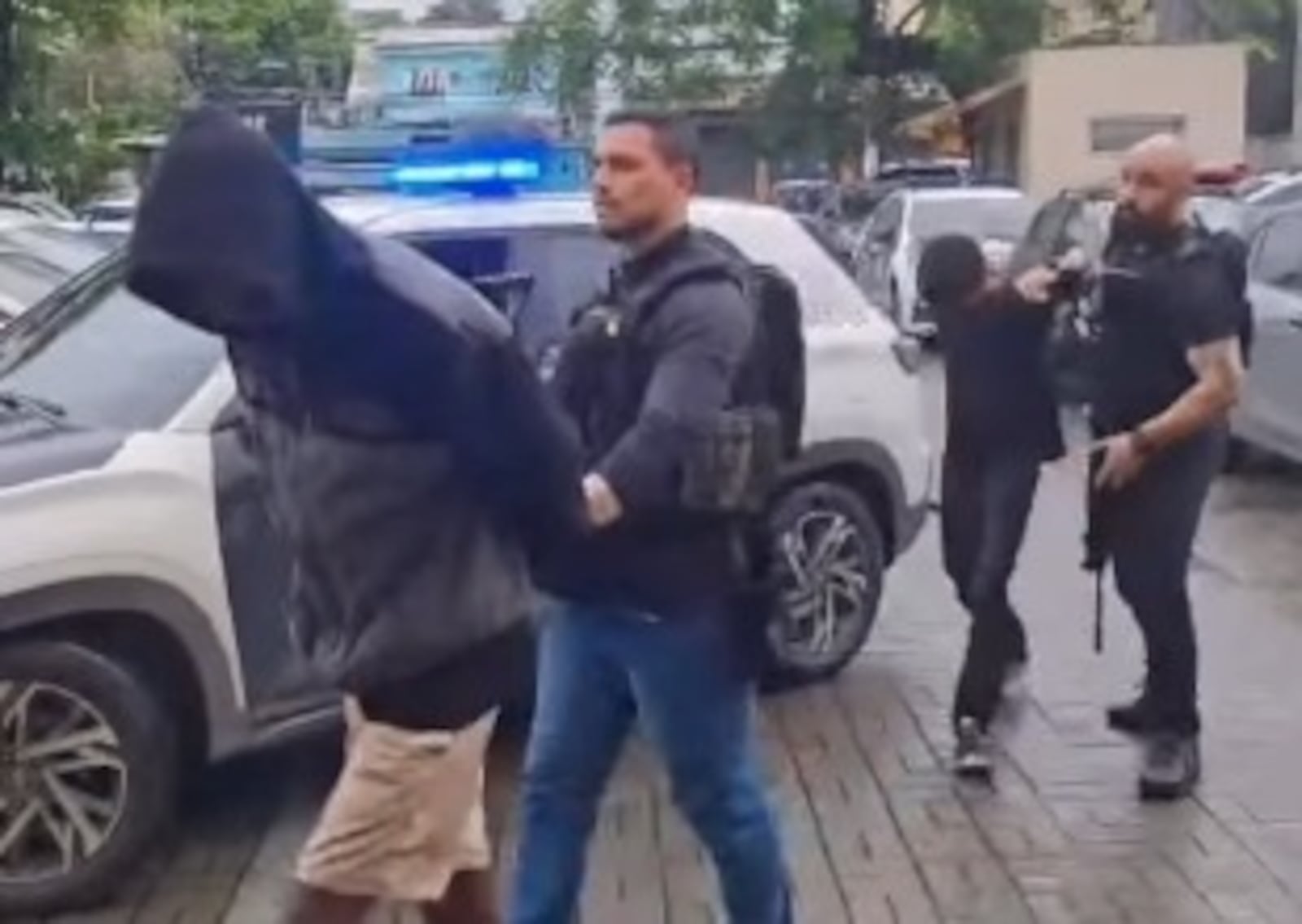 Agentes da DRE-BF capturaram criminosos em ação no Castelar Reprodução/Polícia Civil