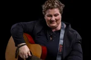 Morre, aos 48 anos, a cantora e violinista Leticia Nicolielo