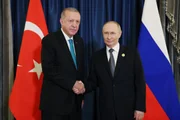 Putin faz 74 anos, mas não recebe parabéns de Trump; ligação será agendada