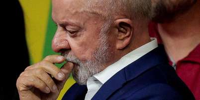 Lula com mão na boca, pensativo Foto: REUTERS/Brian Snyder / BBC News Brasil