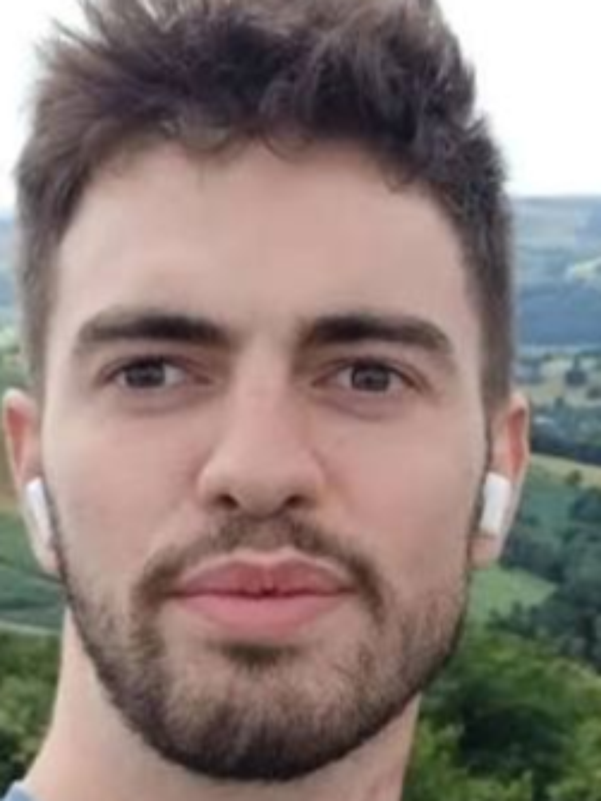 Jovem morto por tigre na Inglaterra foi ex-ator mirim e trabalhou com estrela de 'Harry Potter'