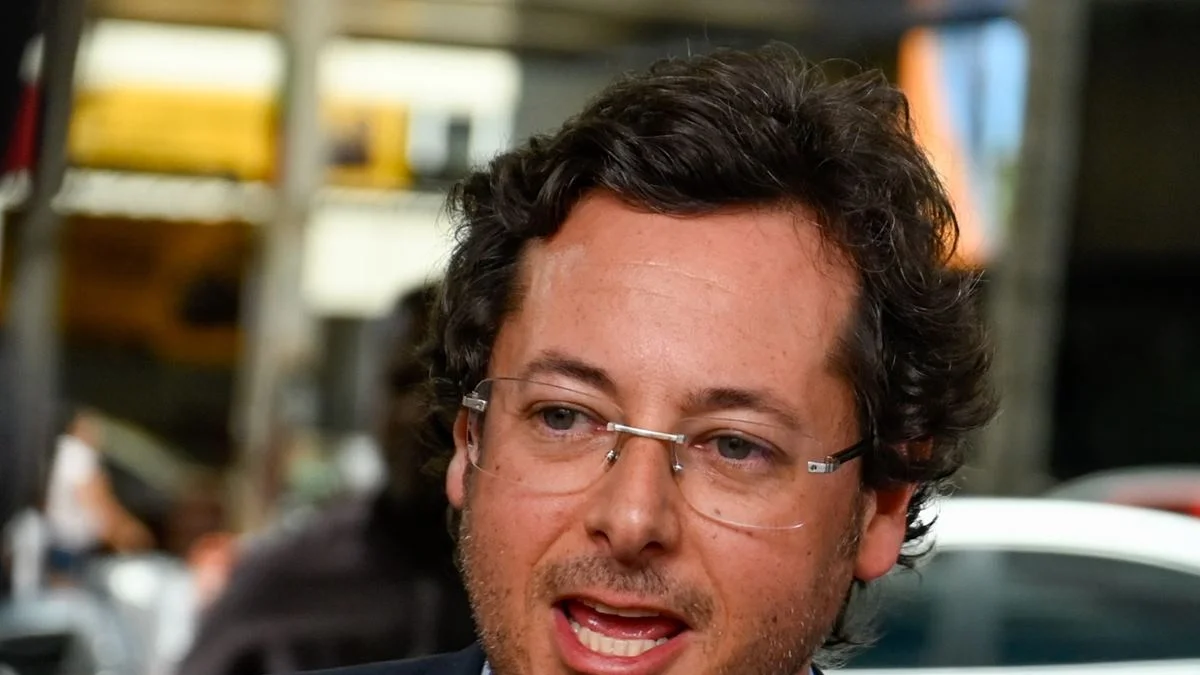 Wajngarten nega que Flávio tenha deixado o país: "Boataria maldosa"
