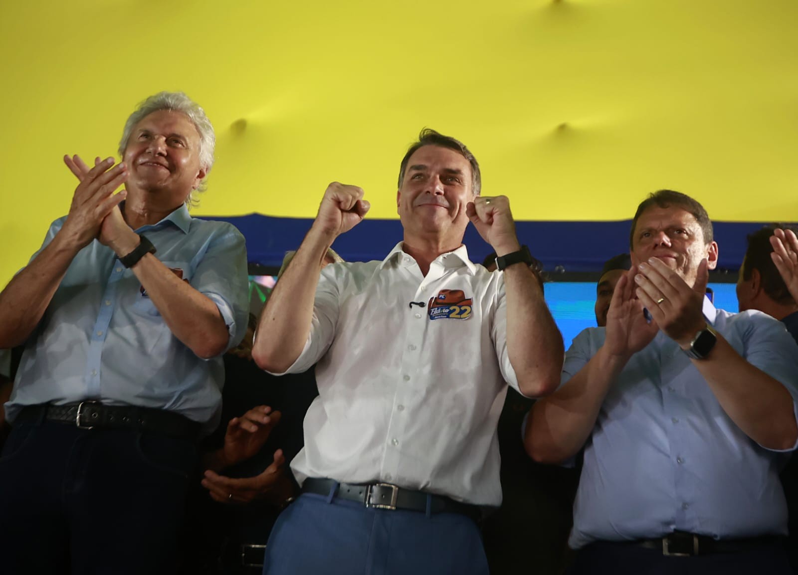 Aliados de Flávio Bolsonaro tentam diminuir alarme com fala sobre ‘mudar a Constituição’