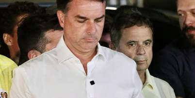 Pedido de apreens&atilde;o de todos os passaportes de Fl&aacute;vio Bolsonaro foi apresentado ao ministro Alexandre de Moraes, do STF Foto: FREDERICO BRASIL/THENEWS2 / Estad&atilde;o