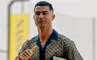 Ronaldo dùng điện thoại gì?