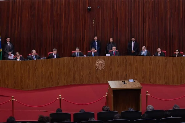 TSE tem maioria por manter post de Tabet e apagar fake news sobre padroeira