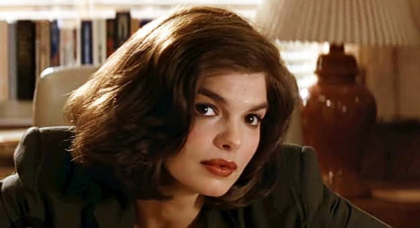 Jeanne Tripplehorn em cena de 'Instinto Selvagem' Reprodução/'Instinto Selvagem'