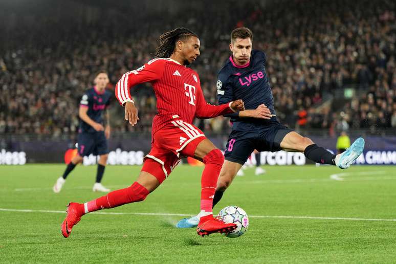 Olisé é expulso, e Bayern tropeça no "caçula" Viking pela Champions