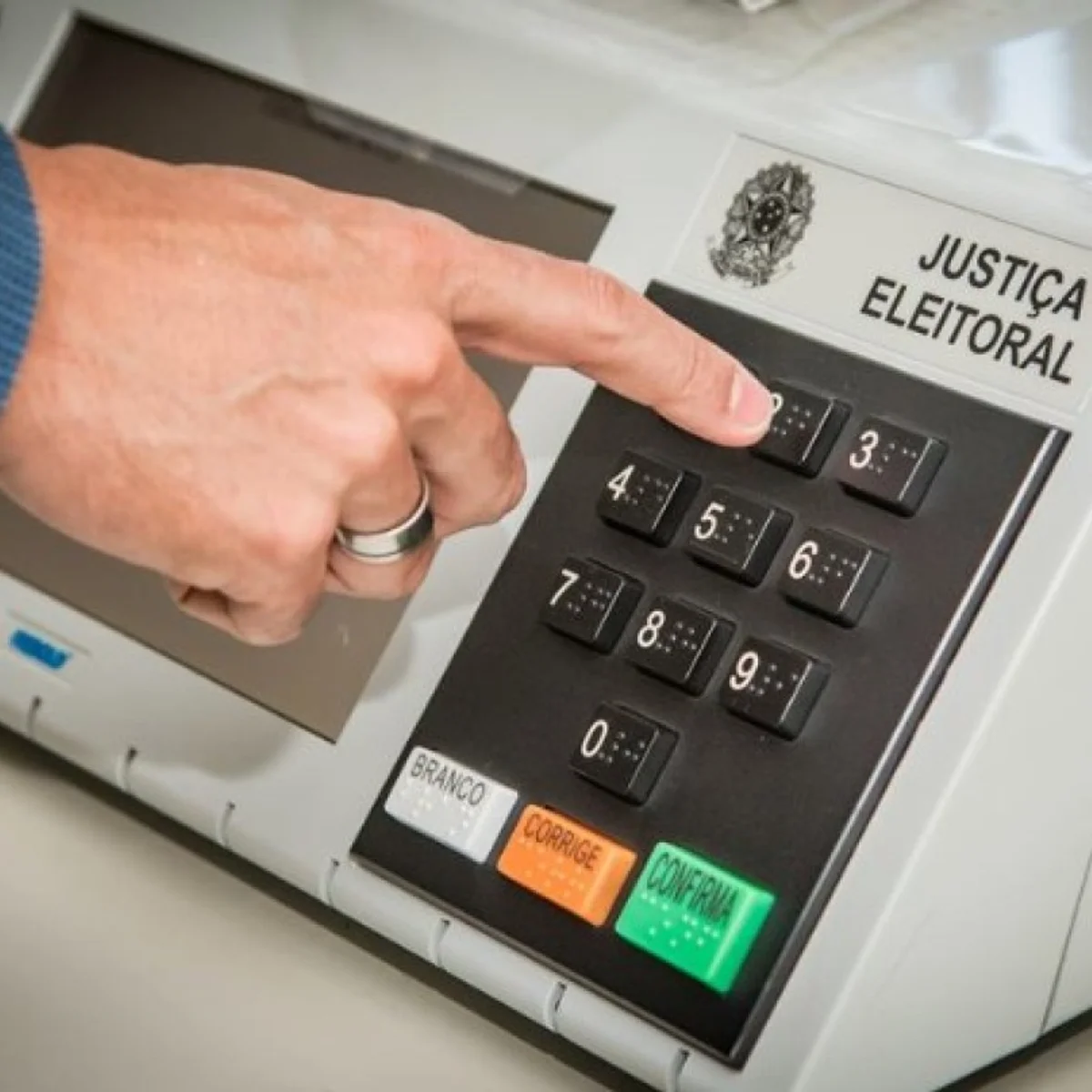 PL e aliados elegem 10 governadores; nove perdem e seis vão ao 2º turno