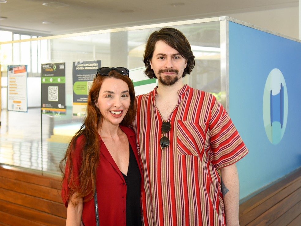 Famosos vão às urnas no 1º turno das Eleições 2026; veja fotos