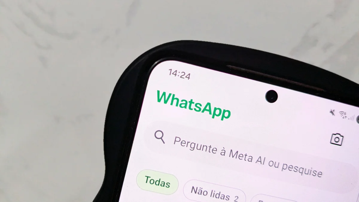 Imagem da matéria: WhatsApp testa nova aba de contatos "estilo MSN" que mostra quem está online