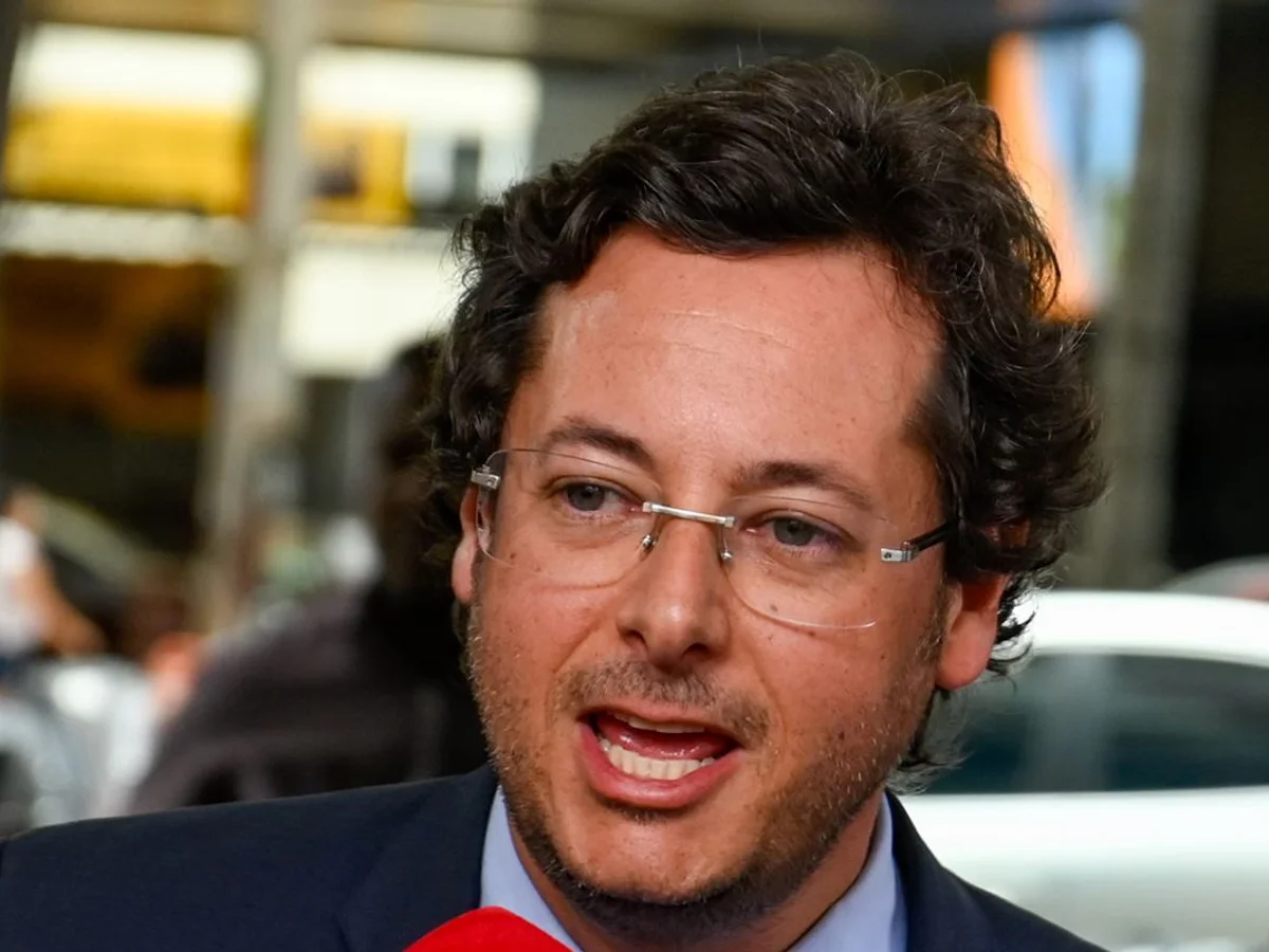 Wajngarten nega que Flávio tenha deixado o país: "Boataria maldosa"