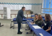 Presidente do TSE, Kassio Nunes Marques vota no início das Eleições 2026