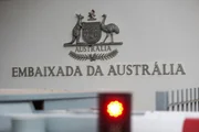 O alerta menciona, entre outras ocorrências, assaltos à mão armada e roubos de veículos, especialmente nas grandes cidades.