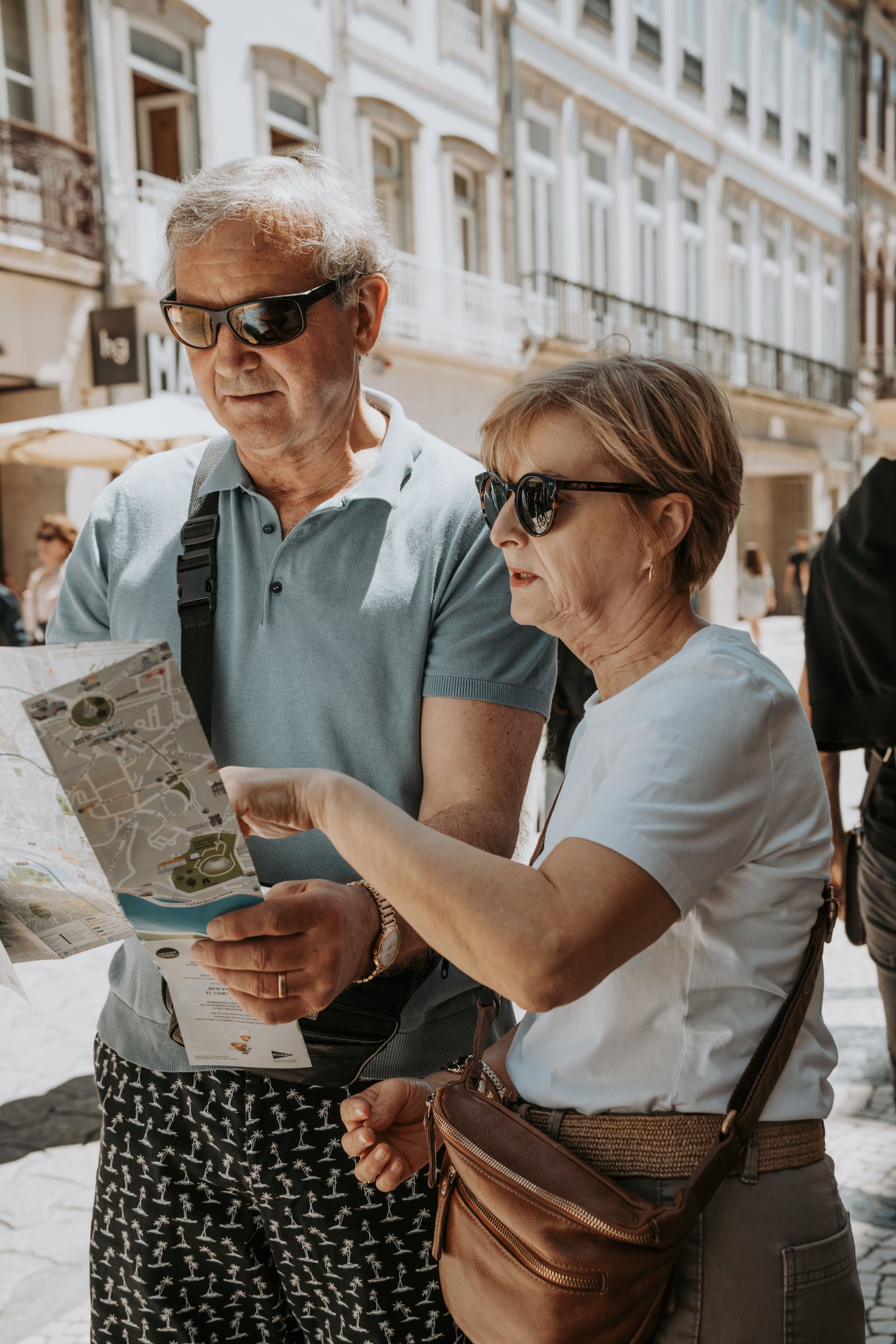 Casal de idosos turistando pelo mundo Pexels / Catalina Herrera