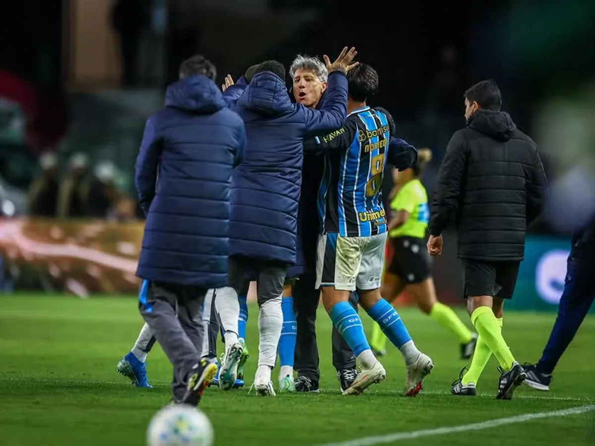 Renato Gaúcho comemora 1ª vitória pelo Grêmio no Brasileirão: "Alívio"
