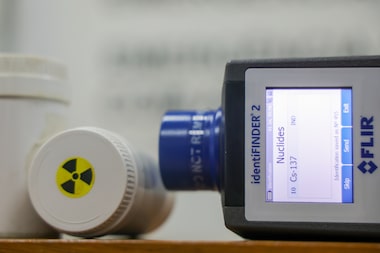 Embalagem de material radioativo com Actínio-225 é localizada em SP e passa por análise técnica