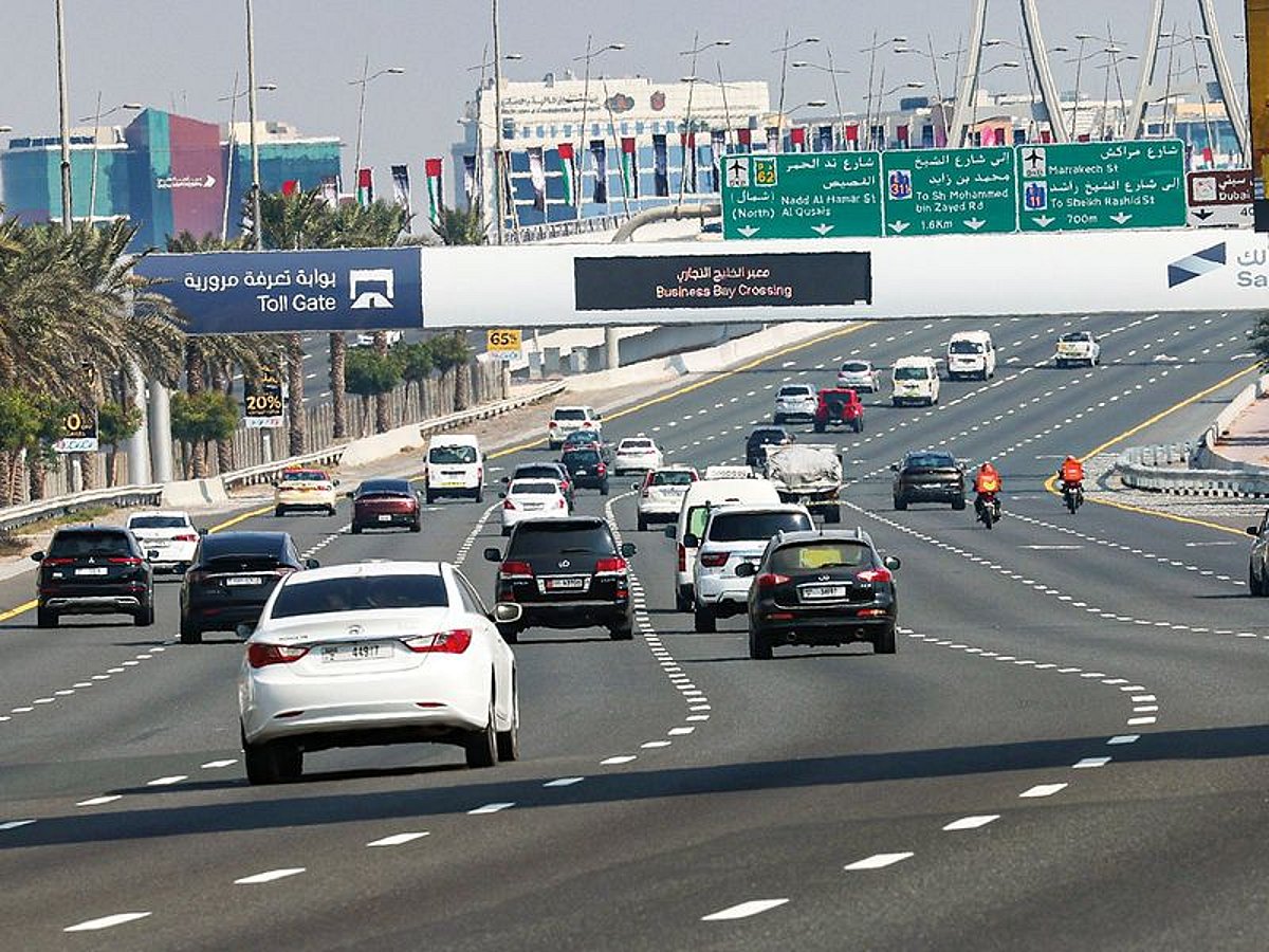 Alerto de trânsito em Dubai: onde os motoristas enfrentam atrasos severos esta manhã