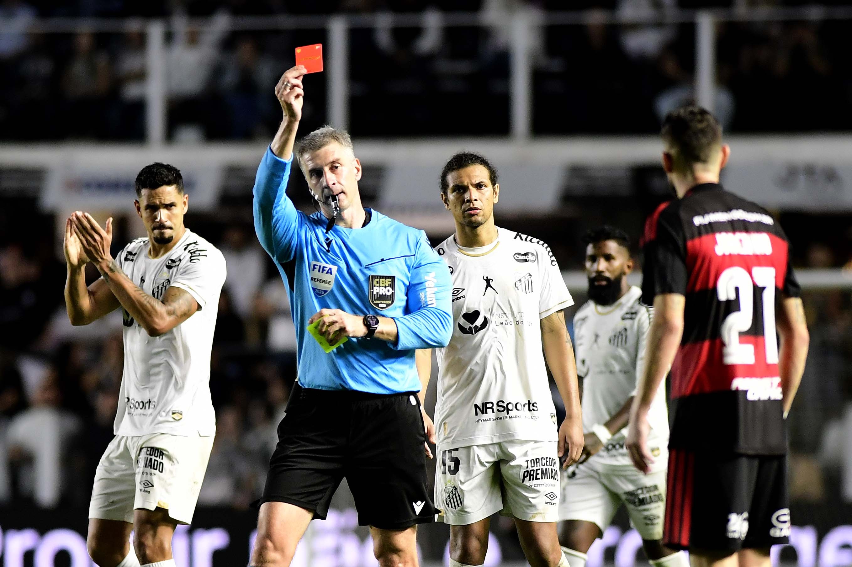 Jorginho critica decisão de Daronco em Santos x Flamengo: "Conseguiu fazer o pior cenário possível"
